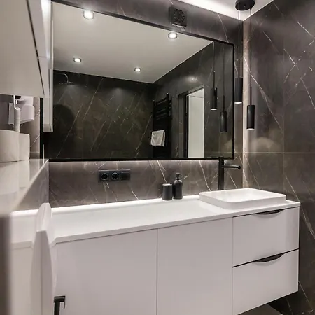 Leogrand Jacuzzi On Shevchenka 31A Apartment Lviv Exterior photo