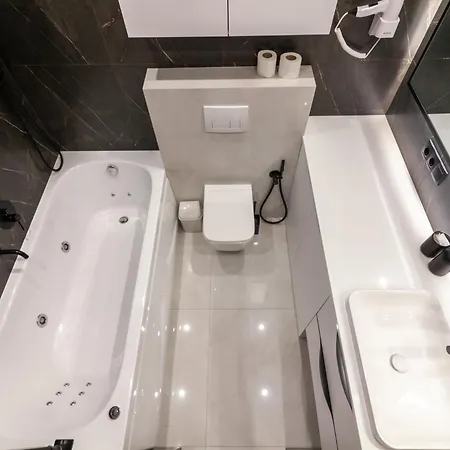 Leogrand Jacuzzi On Shevchenka 31A Apartment Lviv Exterior photo