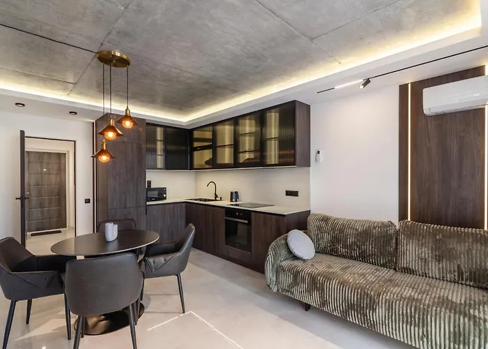 Leogrand Jacuzzi On Shevchenka 31A