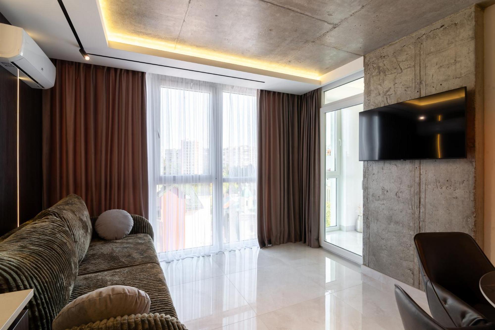 Leogrand Jacuzzi On Shevchenka 31a Apartment Lviv